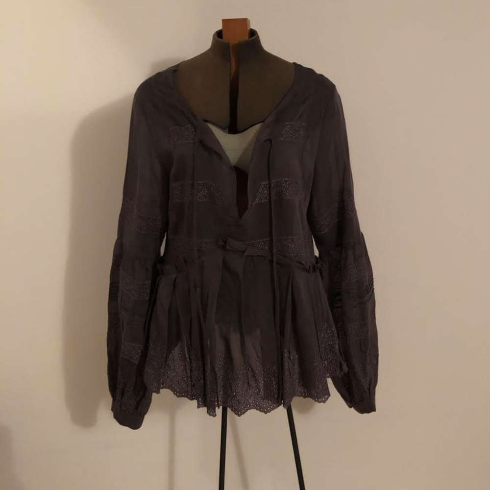 Anthropologie pretty grey blouse with front tie